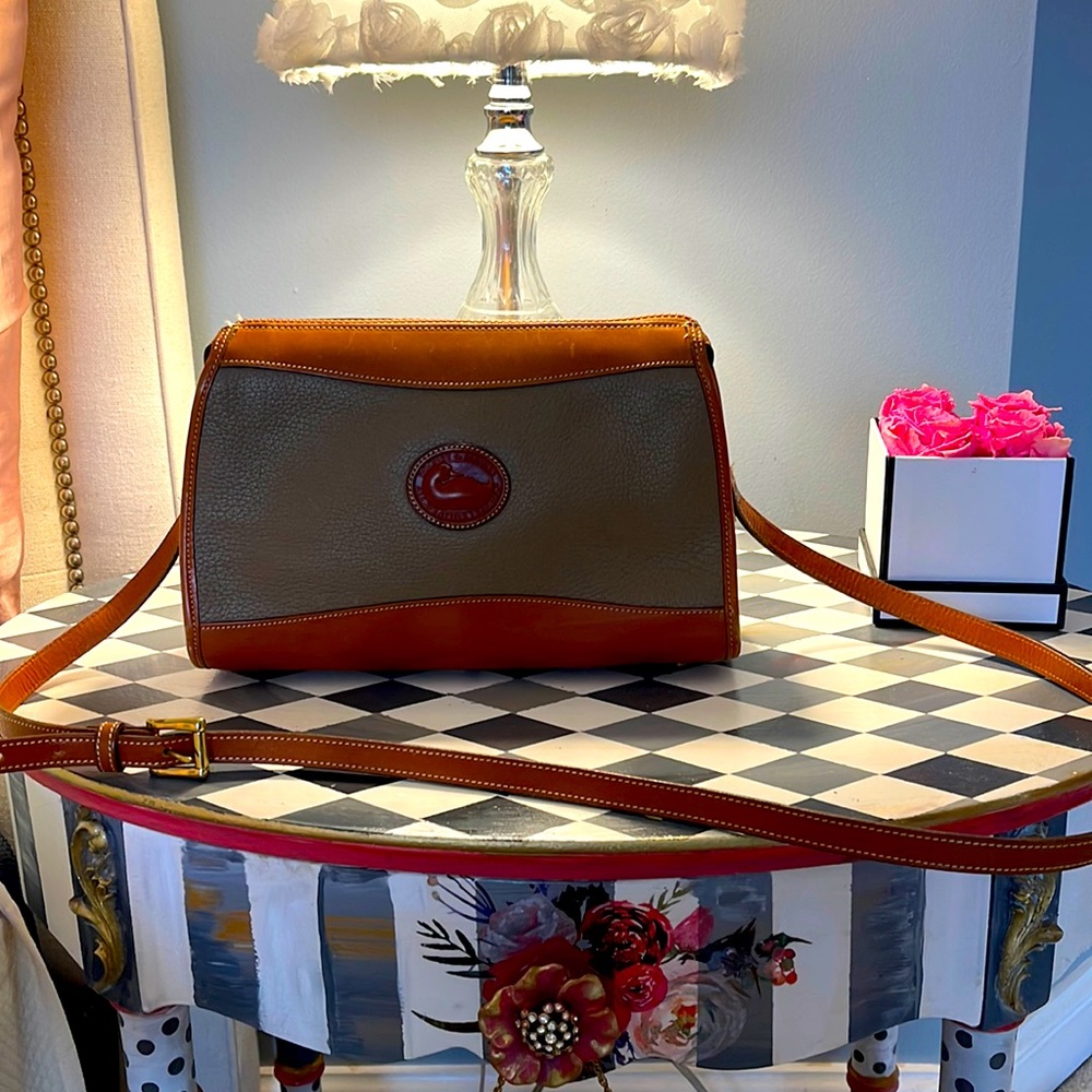 Exceptionally Good Condition Dooney&Bourke Cross B - image 3